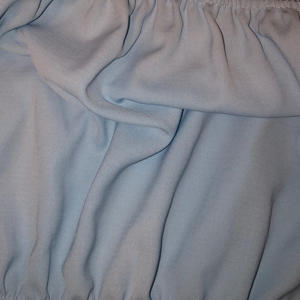 🌟*SOLD. Off the should crop top - Picture 5 of 11